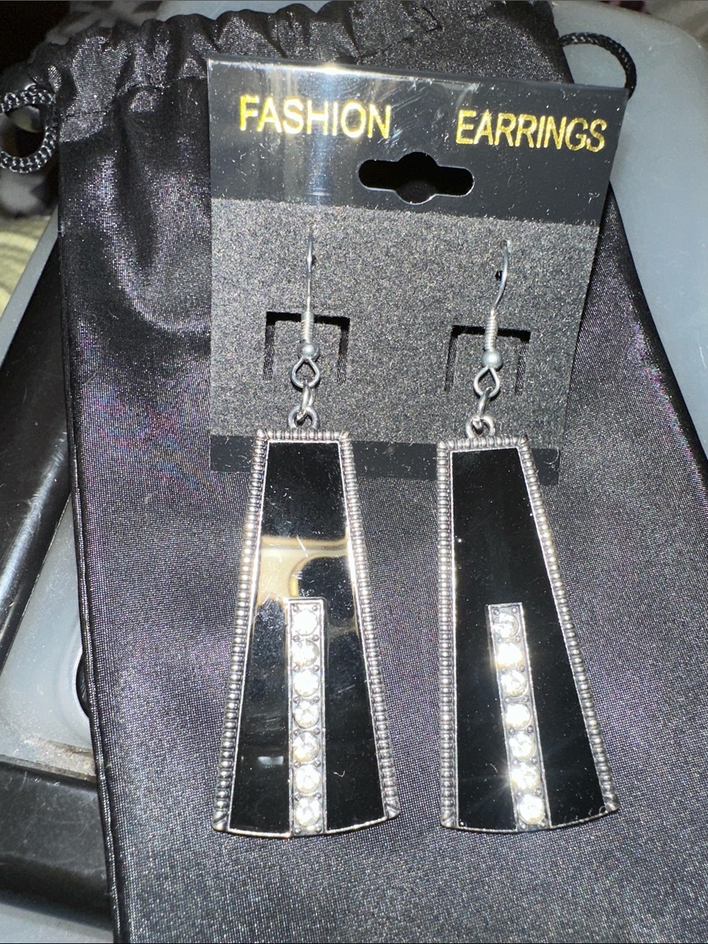 Fashion Black Pendant Drop Earrings with Crystal Accent